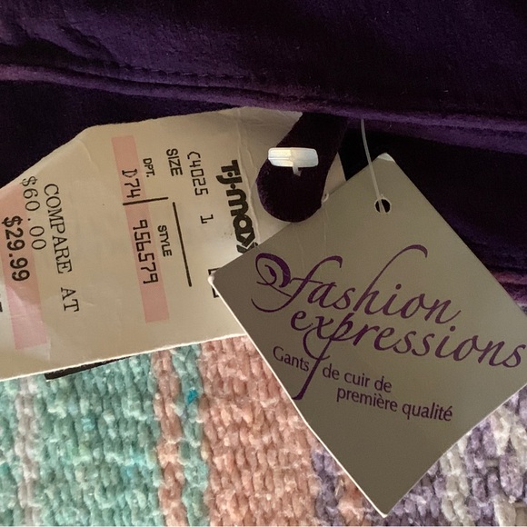 Ladies long purple gloves. Leather, silk lined. Fashion expressions. Size M. NWT - Picture 5 of 10